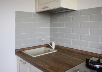 Porco no interior: Características e formas de colocação (avental de cozinha, piso, banheiro, paredes). Qual é o segredo da popularidade? (120 + fotos)