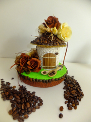 O artesanato mais incomum e interessante de café e grãos de café para 5+. Oficinas fáceis para iniciantes passo a passo (130 + foto)