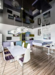 O teto na sala (310 + Foto): alta qualidade e moda. Apenas opções ganha-ganha
