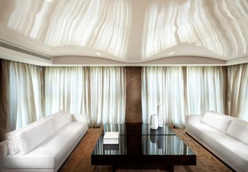 O teto na sala (310 + Foto): alta qualidade e moda. Apenas opções ganha-ganha
