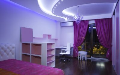 O teto na sala (310 + Foto): alta qualidade e moda. Apenas opções ganha-ganha