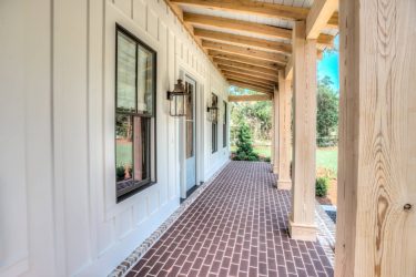 Belos projetos de casa de um andar com um terraço (mais de 175 fotos). Funcionalidades de posicionamento no site