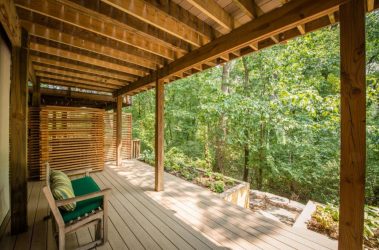 Belos projetos de casa de um andar com um terraço (mais de 175 fotos). Funcionalidades de posicionamento no site
