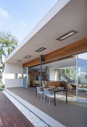 Belos projetos de casa de um andar com um terraço (mais de 175 fotos). Funcionalidades de posicionamento no site