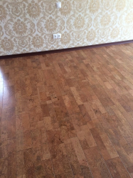 Qual é o piso de cortiça no interior? 100+ (foto) solução bem sucedida. Por que escolher ele?