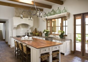 Estilo de Provence em um interior moderno: 335+ Fotos de belos desenhos para os românticos e conhecedores da França (no corredor / sala / cozinha)