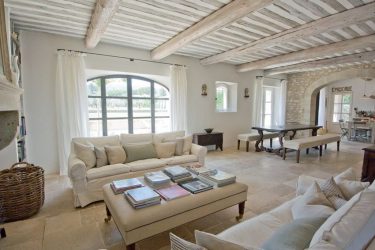 Estilo de Provence em um interior moderno: 335+ Fotos de belos desenhos para os românticos e conhecedores da França (no corredor / sala / cozinha)