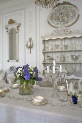 Estilo de Provence em um interior moderno: 335+ Fotos de belos desenhos para os românticos e conhecedores da França (no corredor / sala / cozinha)