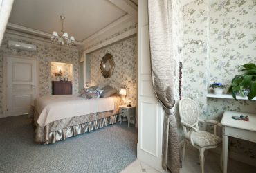 Estilo de Provence em um interior moderno: 335+ Fotos de belos desenhos para os românticos e conhecedores da França (no corredor / sala / cozinha)