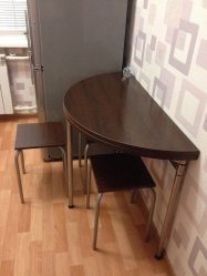 Mesa de cozinha dobrável (pequena, oval, vidro): Como escolher? Onde colocar? Como decorar?