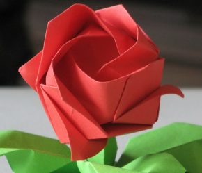 Como fazer rosas de papel com as próprias mãos: Instruções passo a passo para iniciantes (mais de 190 fotos)