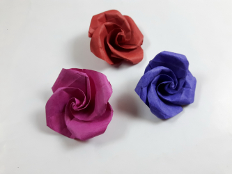Como fazer rosas de papel com as próprias mãos: Instruções passo a passo para iniciantes (mais de 190 fotos)