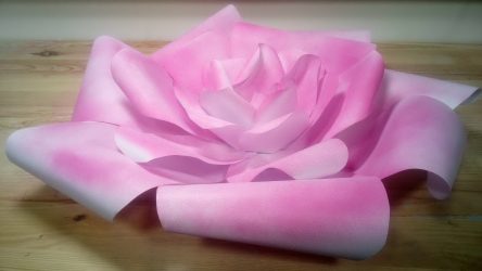 Como fazer rosas de papel com as próprias mãos: Instruções passo a passo para iniciantes (mais de 190 fotos)