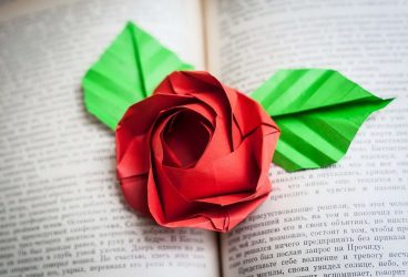 Como fazer rosas de papel com as próprias mãos: Instruções passo a passo para iniciantes (mais de 190 fotos)