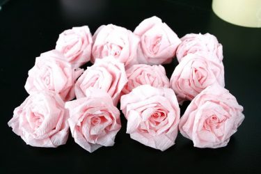 Como fazer rosas de papel com as próprias mãos: Instruções passo a passo para iniciantes (mais de 190 fotos)