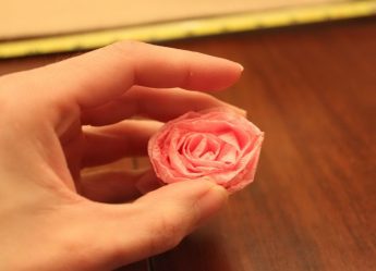 Como fazer rosas de papel com as próprias mãos: Instruções passo a passo para iniciantes (mais de 190 fotos)