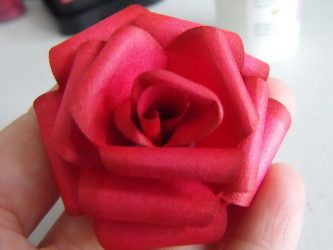Como fazer rosas de papel com as próprias mãos: Instruções passo a passo para iniciantes (mais de 190 fotos)