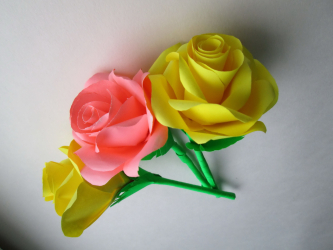 Como fazer rosas de papel com as próprias mãos: Instruções passo a passo para iniciantes (mais de 190 fotos)