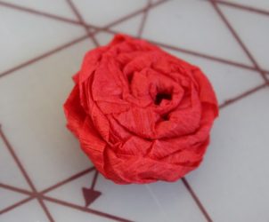 Como fazer rosas de papel com as próprias mãos: Instruções passo a passo para iniciantes (mais de 190 fotos)
