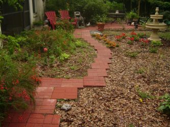 Como é bonito fazer caminhos de jardins com as próprias mãos a baixo custo? Mais de 180 fotos de opções suburbanas de diferentes materiais (telhas, plástico, borracha)