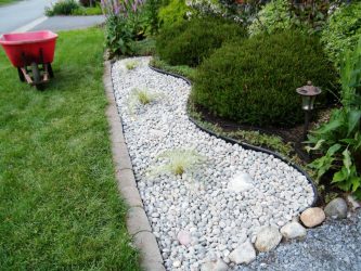 Como é bonito fazer caminhos de jardins com as próprias mãos a baixo custo? Mais de 180 fotos de opções suburbanas de diferentes materiais (telhas, plástico, borracha)