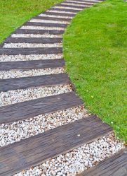 Como é bonito fazer caminhos de jardins com as próprias mãos a baixo custo? Mais de 180 fotos de opções suburbanas de diferentes materiais (telhas, plástico, borracha)