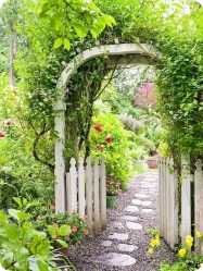 Como é bonito fazer caminhos de jardins com as próprias mãos a baixo custo? Mais de 180 fotos de opções suburbanas de diferentes materiais (telhas, plástico, borracha)
