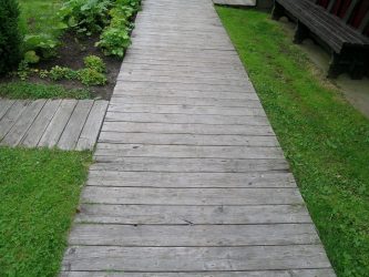 Como é bonito fazer caminhos de jardins com as próprias mãos a baixo custo? Mais de 180 fotos de opções suburbanas de diferentes materiais (telhas, plástico, borracha)