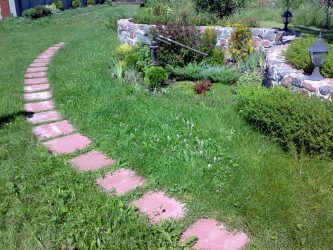 Como é bonito fazer caminhos de jardins com as próprias mãos a baixo custo? Mais de 180 fotos de opções suburbanas de diferentes materiais (telhas, plástico, borracha)