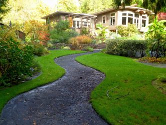 Como é bonito fazer caminhos de jardins com as próprias mãos a baixo custo? Mais de 180 fotos de opções suburbanas de diferentes materiais (telhas, plástico, borracha)