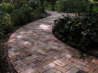 Como é bonito fazer caminhos de jardins com as próprias mãos a baixo custo? Mais de 180 fotos de opções suburbanas de diferentes materiais (telhas, plástico, borracha)