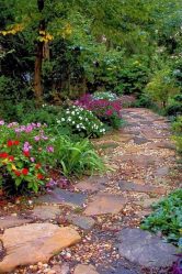 Como é bonito fazer caminhos de jardins com as próprias mãos a baixo custo? Mais de 180 fotos de opções suburbanas de diferentes materiais (telhas, plástico, borracha)