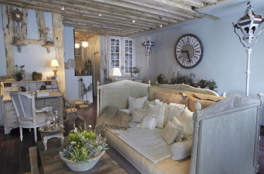 Shabby chic no interior: Como decorar um apartamento no estilo de shebbi-chic? 210+ (foto) para quarto, cozinha, sala de estar