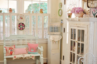 Shabby chic no interior: Como decorar um apartamento no estilo de shebbi-chic? 210+ (foto) para quarto, cozinha, sala de estar