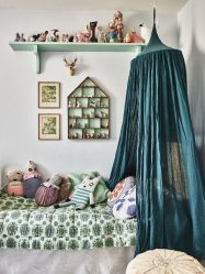 Guarda-roupa no berçário: Como não cometer um erro com a escolha? 205+ (foto) design com opções (guarda-roupa de correr, canto, built-in)