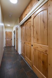 Design moderno de guarda-roupas no corredor: Mais de 95 fotos - Ideias para renovação interna