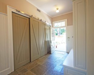 Design moderno de guarda-roupas no corredor: Mais de 95 fotos - Ideias para renovação interna