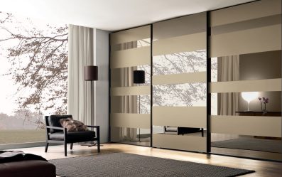 Guarda-roupa no quarto: encontre o guarda-roupa dos seus sonhos. Os modelos mais relevantes e práticos