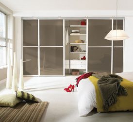 Guarda-roupa no quarto: encontre o guarda-roupa dos seus sonhos. Os modelos mais relevantes e práticos