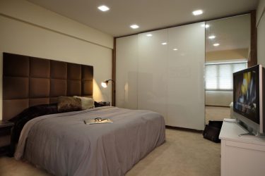 Guarda-roupa no quarto: encontre o guarda-roupa dos seus sonhos. Os modelos mais relevantes e práticos