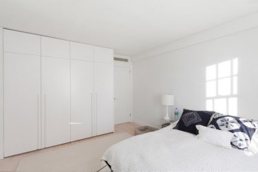 Guarda-roupa no quarto: encontre o guarda-roupa dos seus sonhos. Os modelos mais relevantes e práticos