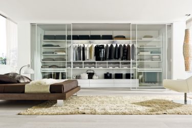 Guarda-roupa no quarto: encontre o guarda-roupa dos seus sonhos. Os modelos mais relevantes e práticos