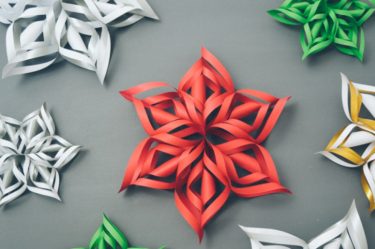 Flocos de neve de papel DIY simples e volumosos: Mais de 75 fotos com instruções passo a passo. Nós decoramos a casa para o feriado (+ Avaliações)