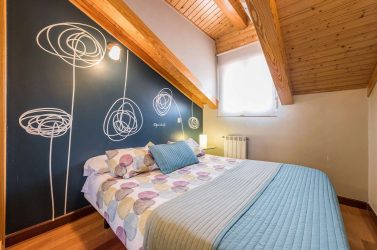 Idéias de design surpreendentes Quartos no sótão: 200 + (Foto) Interiores em estilo contemporâneo