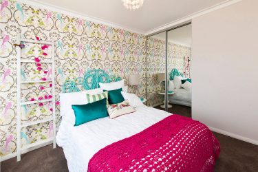 Quarto com papel de parede de duas cores 210+ Foto: Idéias de design que não deixarão ninguém indiferente