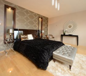 Quarto com papel de parede de duas cores 210+ Foto: Idéias de design que não deixarão ninguém indiferente