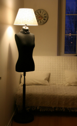 Candeeiro de pé na casa: um elemento de decoração ou uma maneira de criar estilo e conforto? 200+ (fotos) opções de piso para sala, quarto e cozinha