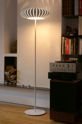 Candeeiro de pé na casa: um elemento de decoração ou uma maneira de criar estilo e conforto? 200+ (fotos) opções de piso para sala, quarto e cozinha