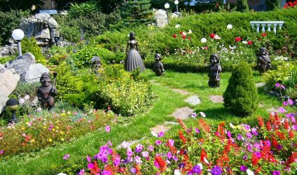 Um catálogo de flores para o país (240 + Foto com os nomes): Todas as regras para criar uma beleza incrível