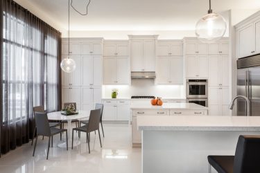 Que lindo pendurar o tule na cozinha? Curto ou Longo? 145+ Fotos de novos produtos na área de têxteis para interiores